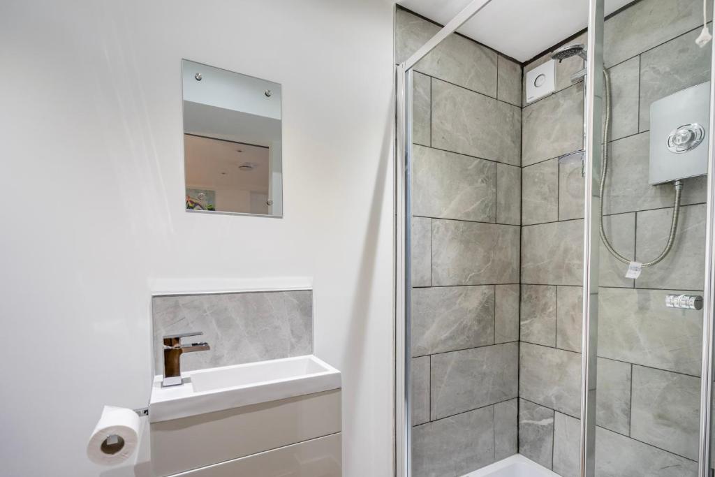 Knavesmire Studio room 3