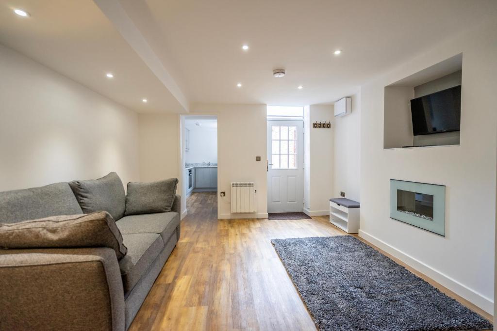 Knavesmire Studio room 4